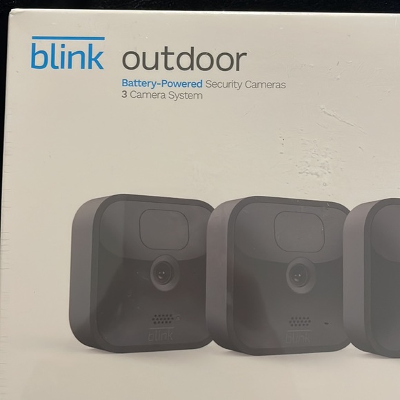 Blink Outdoor Wireless HD Outdoor 3-Camera Security System - Picture 2 of 5